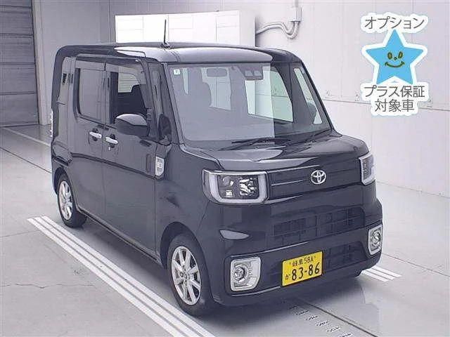 Toyota Pixis Mega LA700A 2022